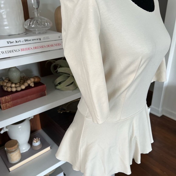 Aritzia Babaton cream peplum blouse in size 4 - Picture 3 of 6